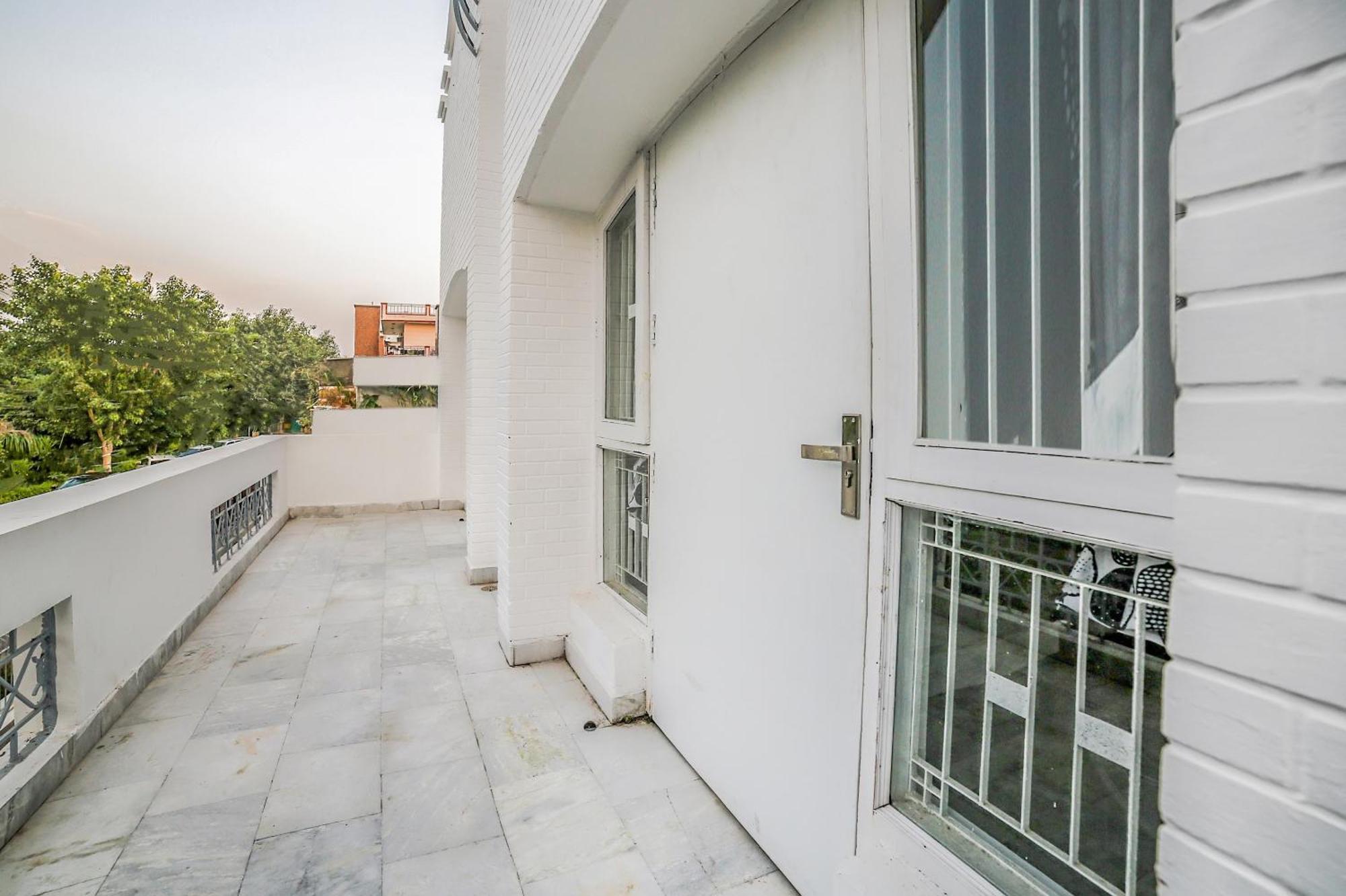 Collection O Shejal Residency Hotel Gurgaon Exterior photo