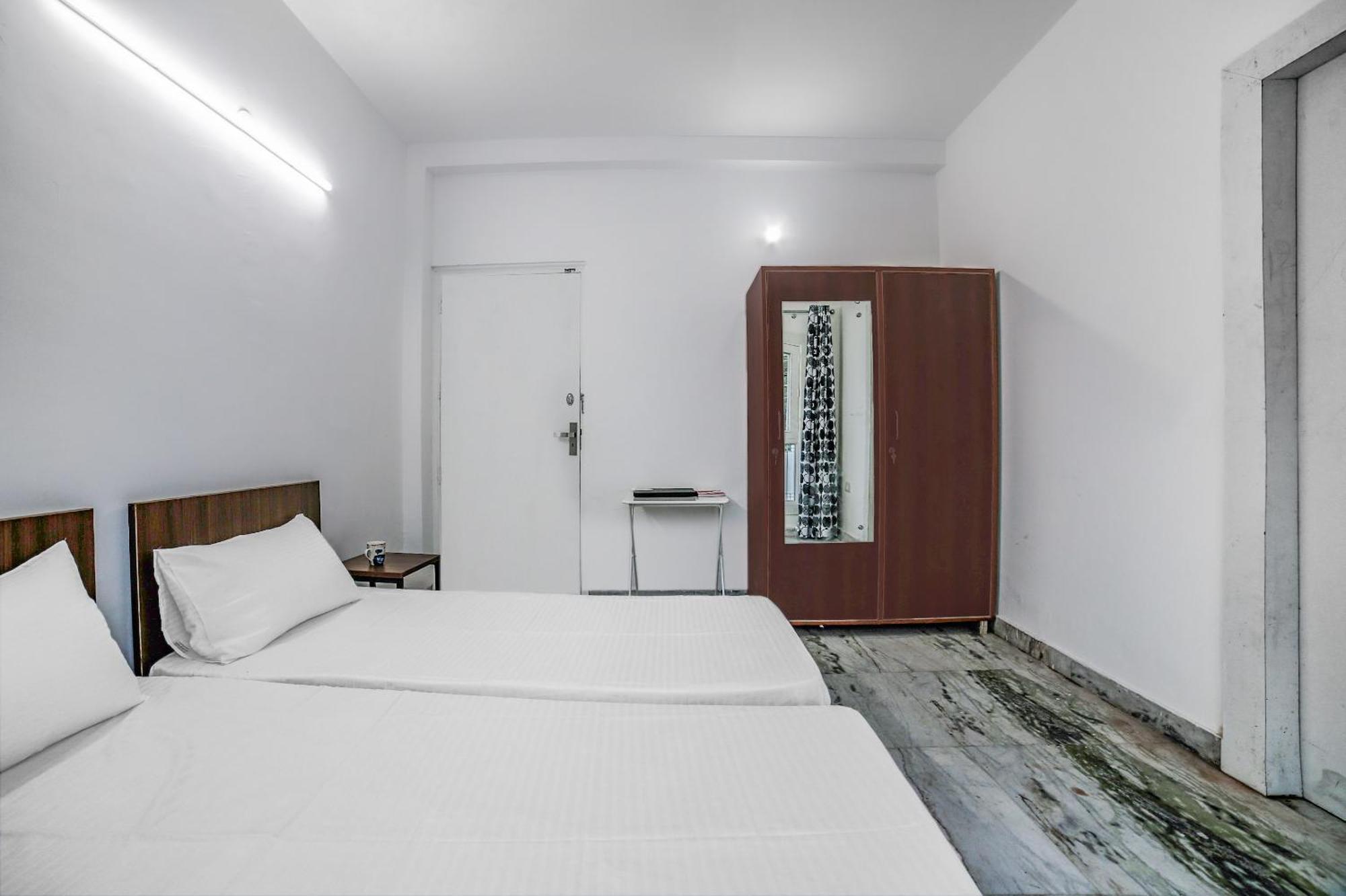 Collection O Shejal Residency Hotel Gurgaon Exterior photo
